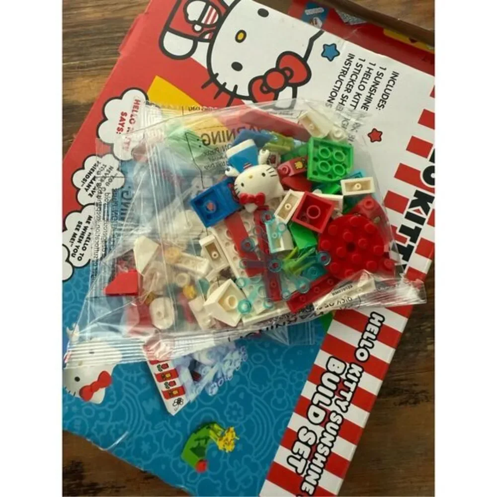 2022 Hello Kitty Sunshine Park Build Set 103 Pieces Ages 6+‎ Sanrio